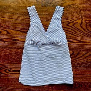Lands End Women’s v-neck tankini swim seersucker